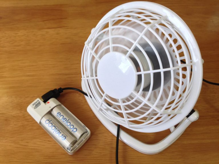 300円！静か！ダイソー「USBミニ扇風機」レビュー